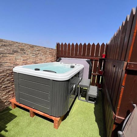 Estudio Agradable, Con Jacuzzi, Terraza Y Barbacoa, Totalmente Independiente Apartment คอร์ราเลโฮ ภายนอก รูปภาพ