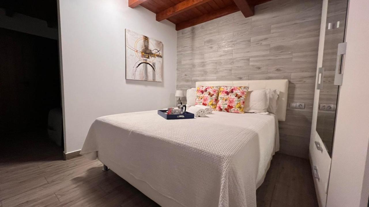 Estudio Agradable, Con Jacuzzi, Terraza Y Barbacoa, Totalmente Independiente Apartment คอร์ราเลโฮ ภายนอก รูปภาพ