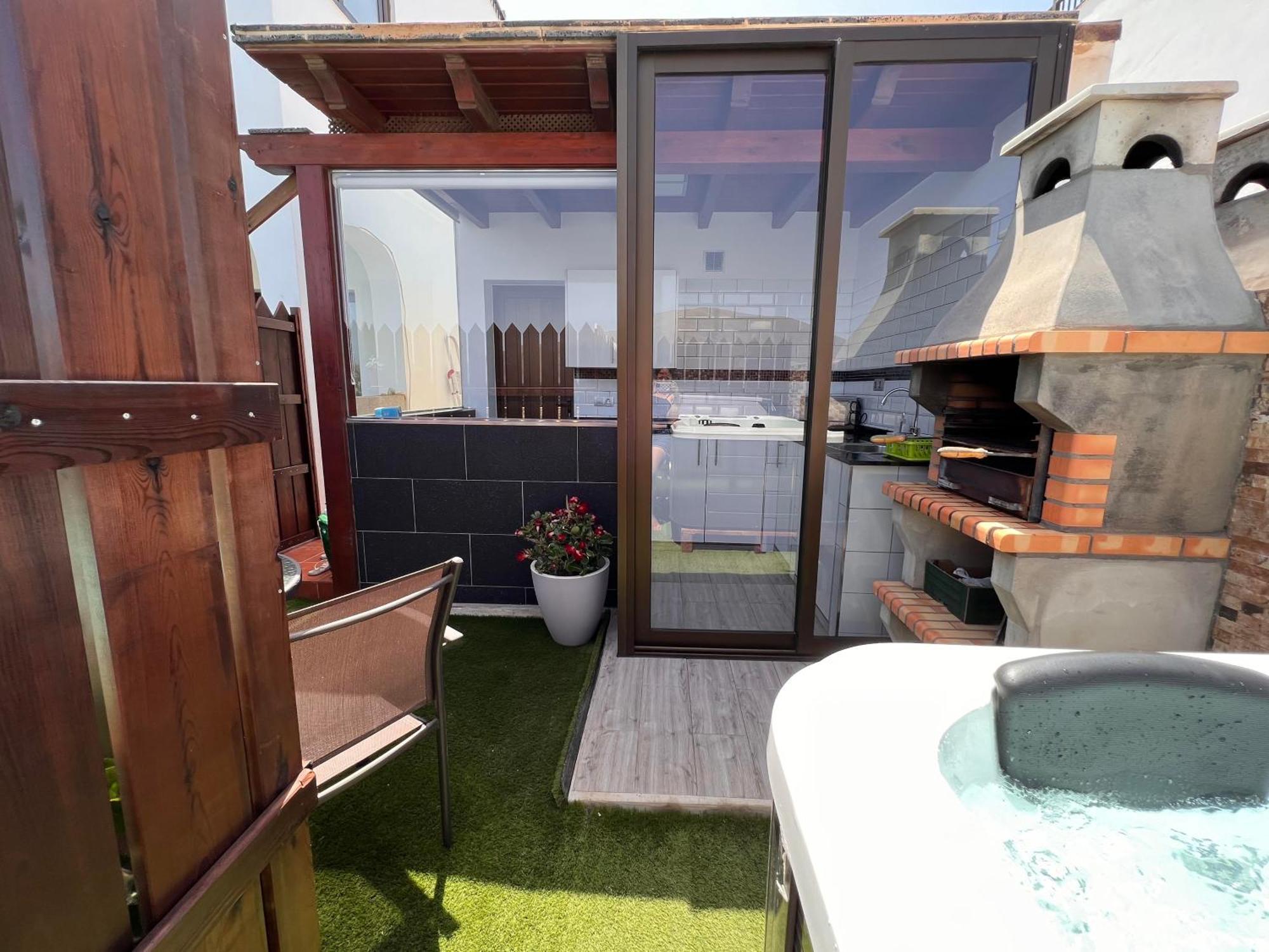 Estudio Agradable, Con Jacuzzi, Terraza Y Barbacoa, Totalmente Independiente Apartment คอร์ราเลโฮ ภายนอก รูปภาพ