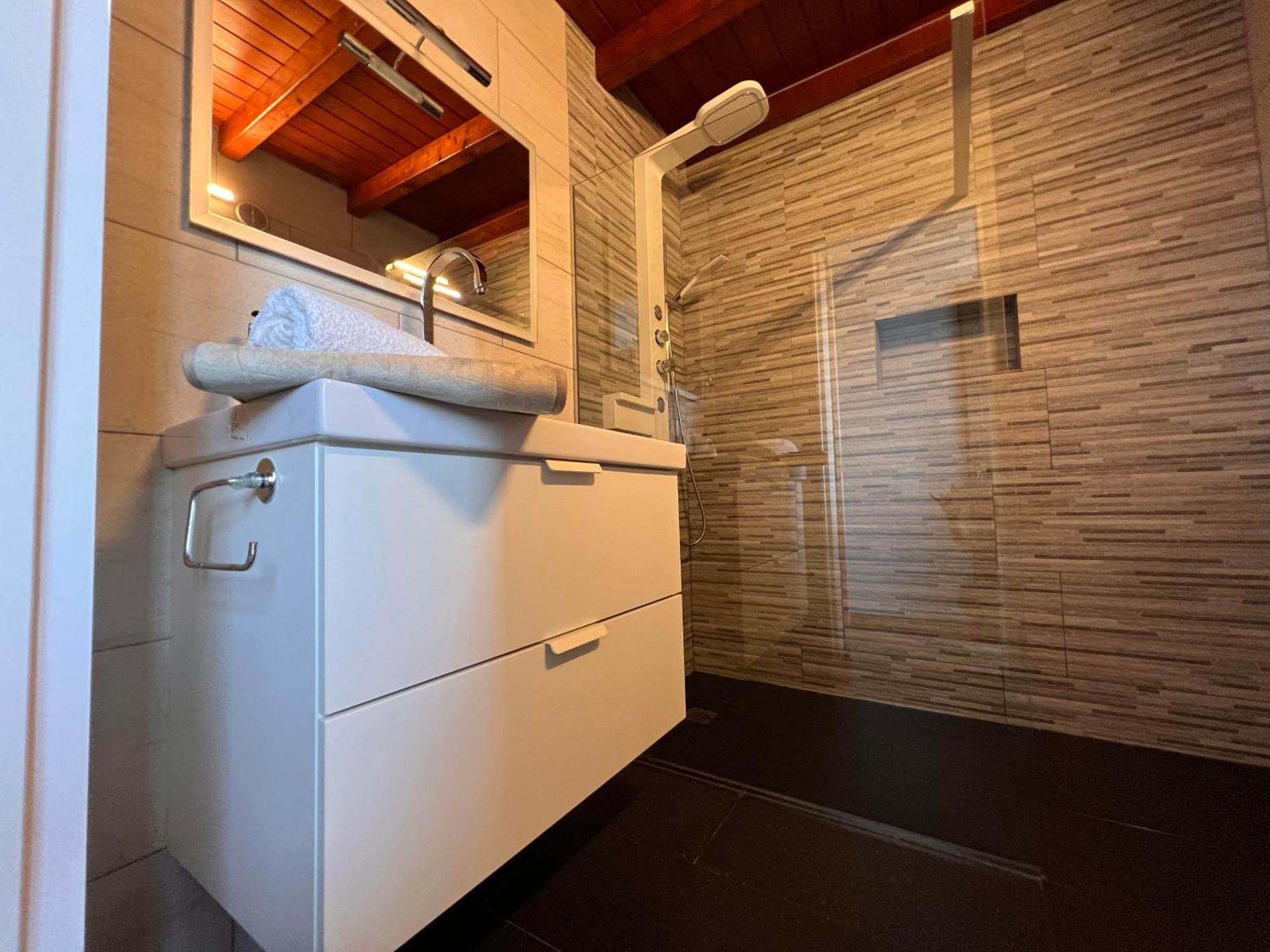 Estudio Agradable, Con Jacuzzi, Terraza Y Barbacoa, Totalmente Independiente Apartment คอร์ราเลโฮ ภายนอก รูปภาพ