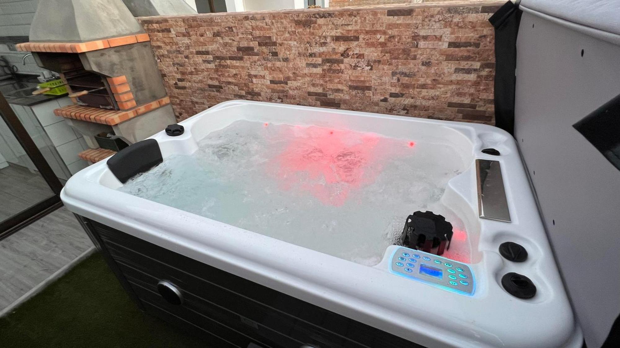 Estudio Agradable, Con Jacuzzi, Terraza Y Barbacoa, Totalmente Independiente Apartment คอร์ราเลโฮ ภายนอก รูปภาพ